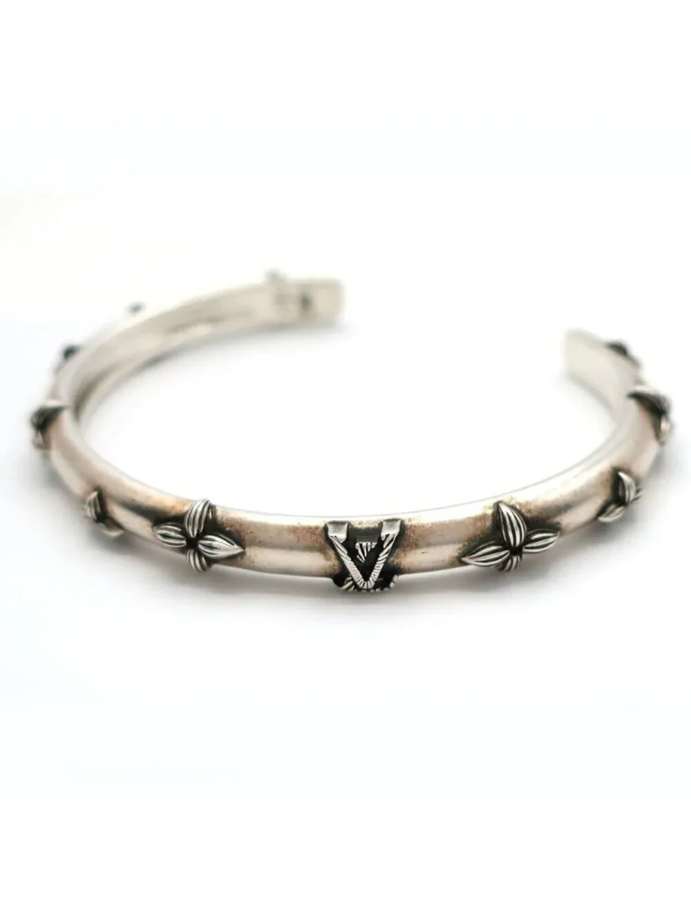 Louis Vuitton Ten Bangle Calfskin LV Whisper Silver M Accessory Bracelet